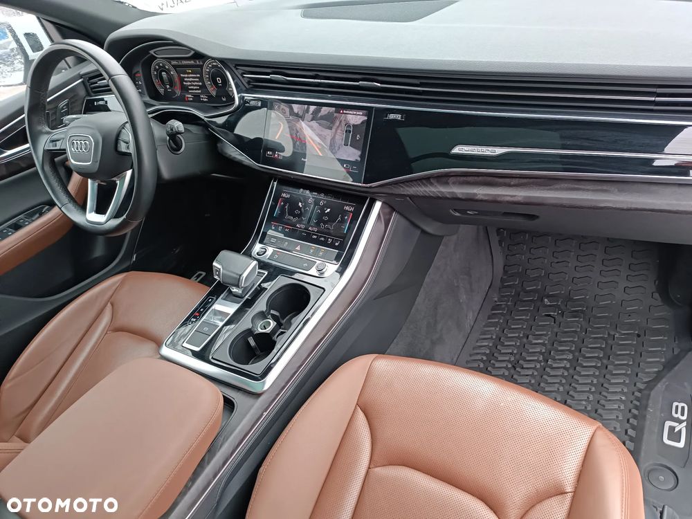 Audi Q8 55 TFSI quattro tiptronic - 24