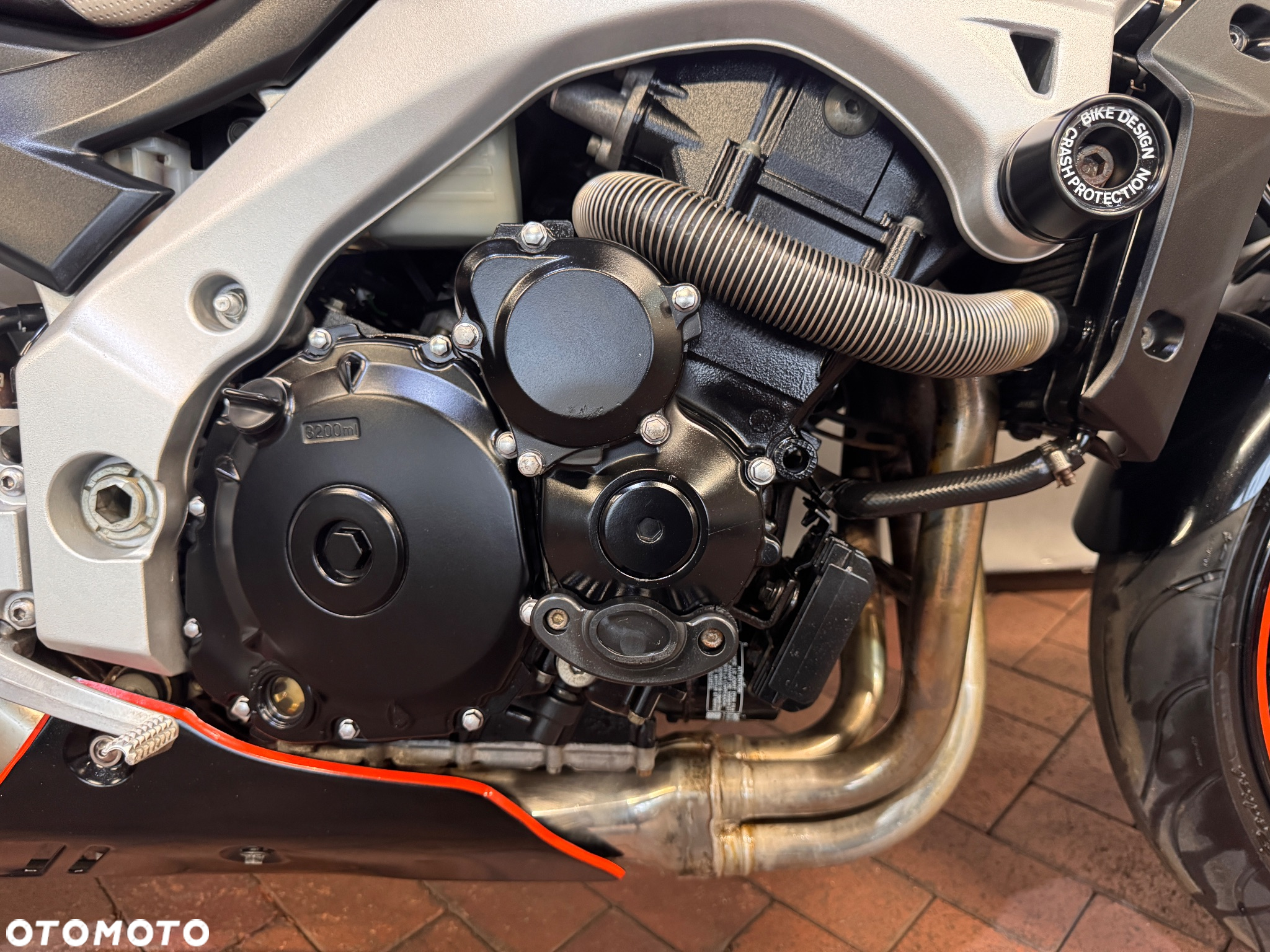 Suzuki GSR - 9