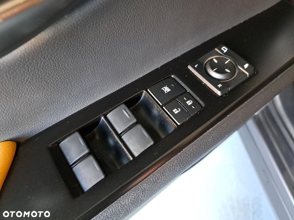 Lexus UX 250h GPF Business 2WD - 35