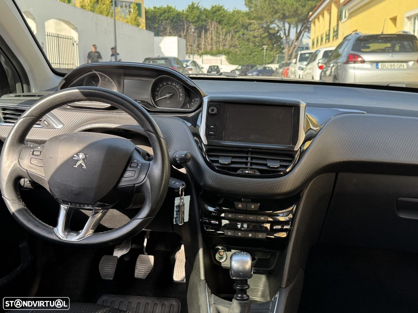 Peugeot 208 1.2 PureTech Allure - 11