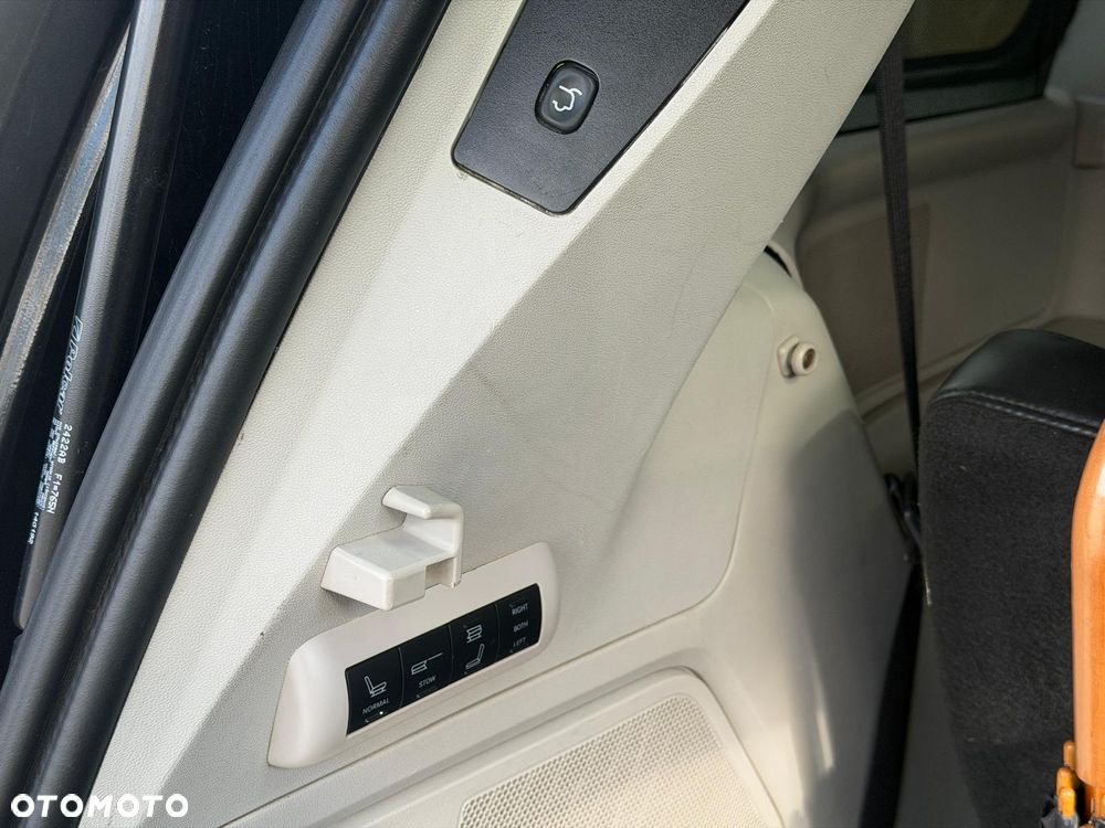 Chrysler Grand Voyager 2.8 CRD Limited - 26