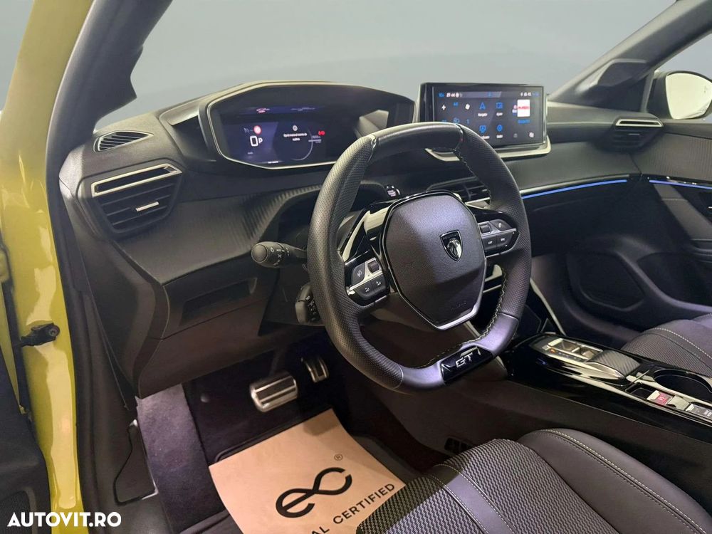 Peugeot 208 1.2L e-DCS6 MHEV GT - 9
