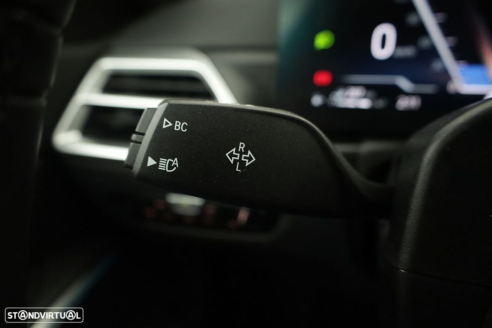 BMW 330 e Edição Desportiva M Auto - 17