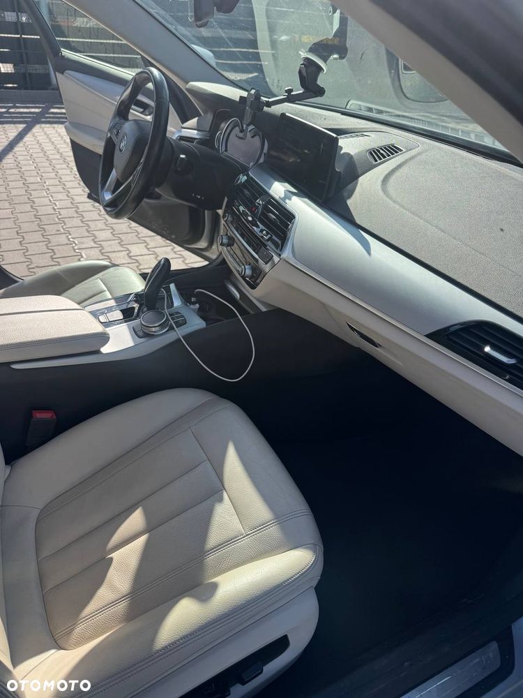 BMW Seria 5 520d - 11