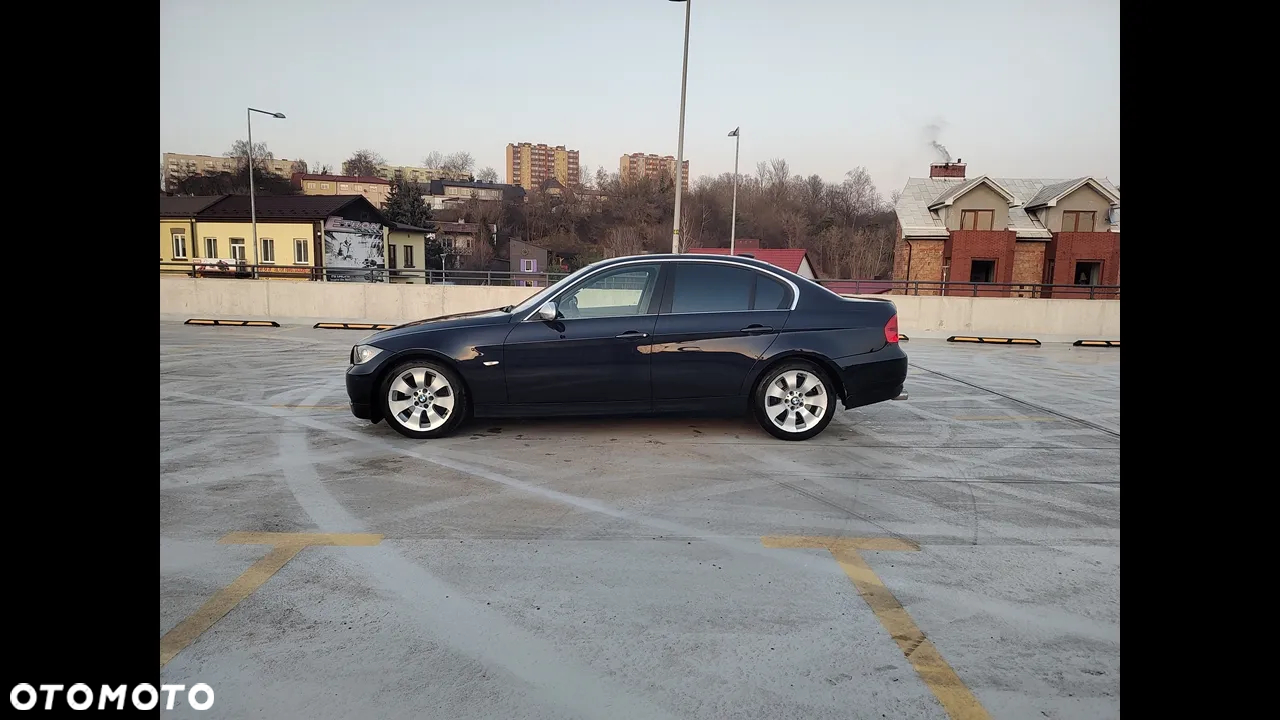 BMW Seria 3 330xi - 16