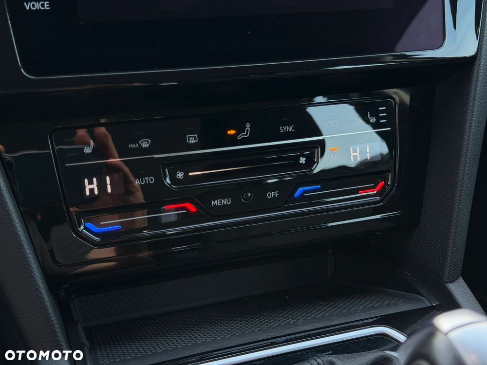 Volkswagen Passat 2.0 TSI Elegance DSG - 19
