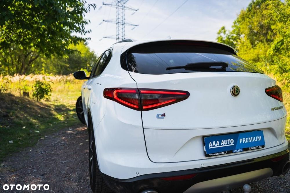 Alfa Romeo Stelvio - 15