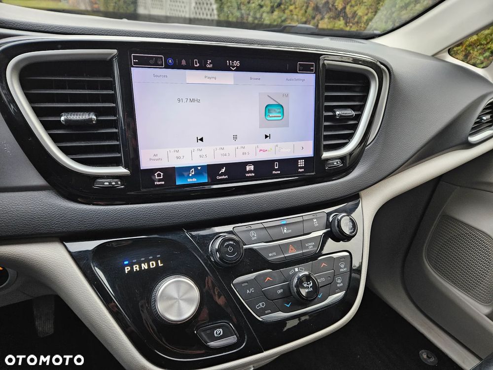 Chrysler Pacifica - 19