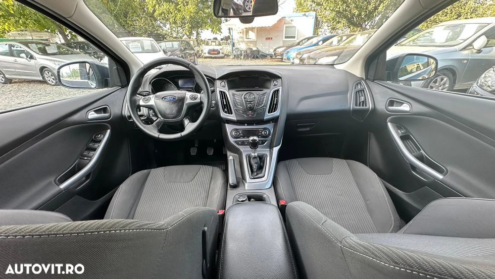 Ford Focus - 23