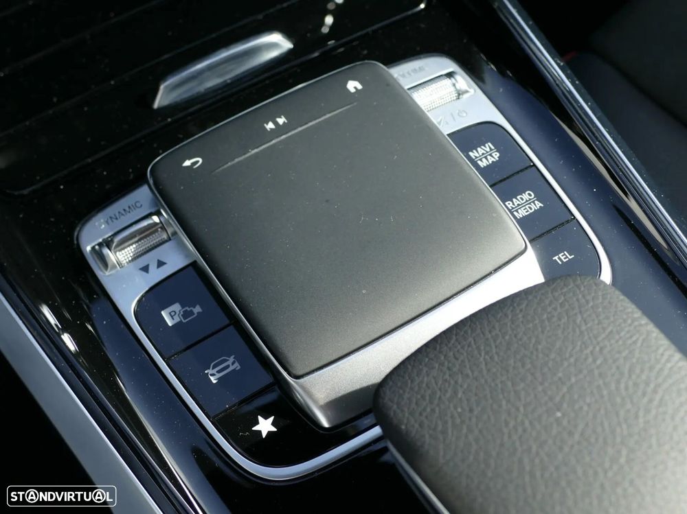 Mercedes-Benz GLB 180 d AMG Line - 25