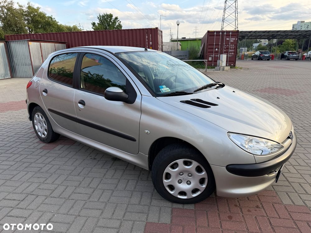 Peugeot 206 - 1