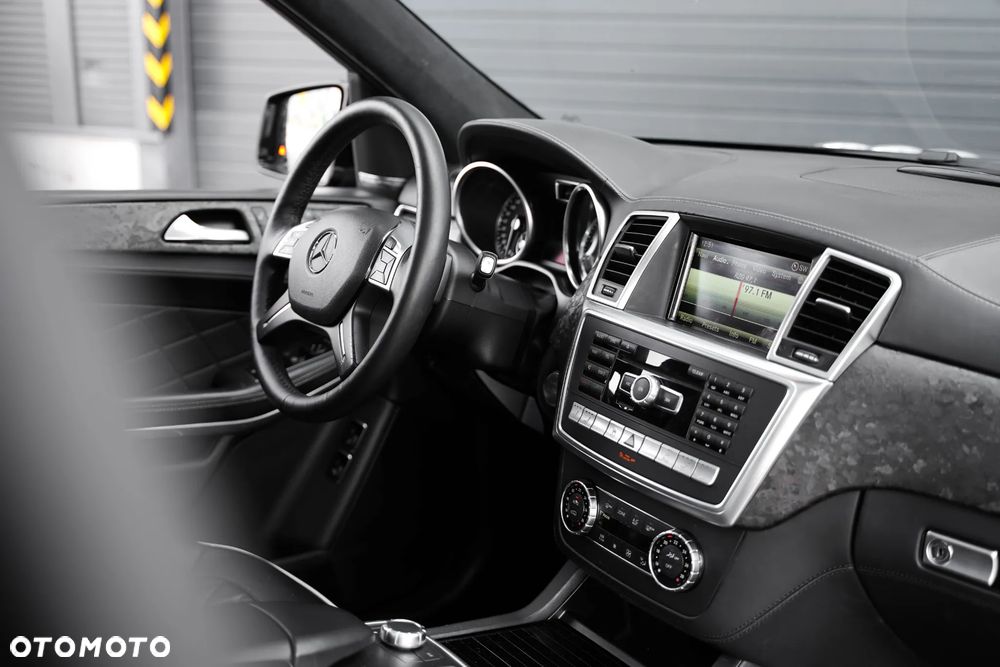 Mercedes-Benz GL - 32