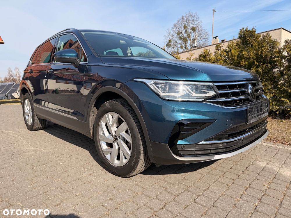 Volkswagen Tiguan - 1