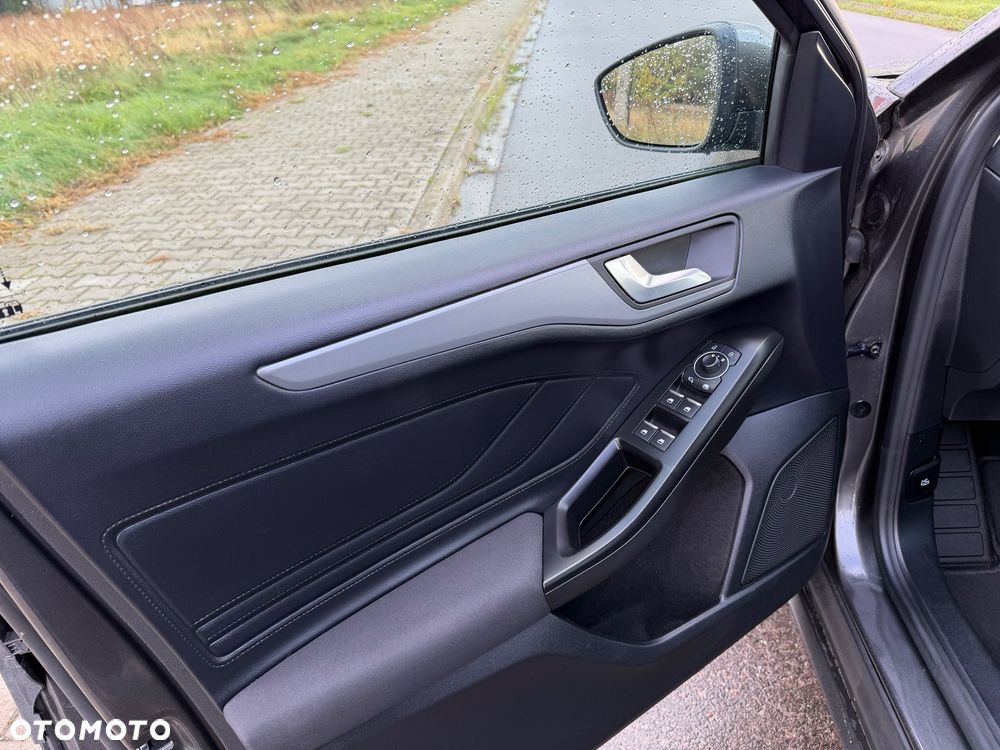 Ford Focus Turnier 1.0 EcoBoost Start-Stopp-System COOL&CONNECT DESIGN - 32