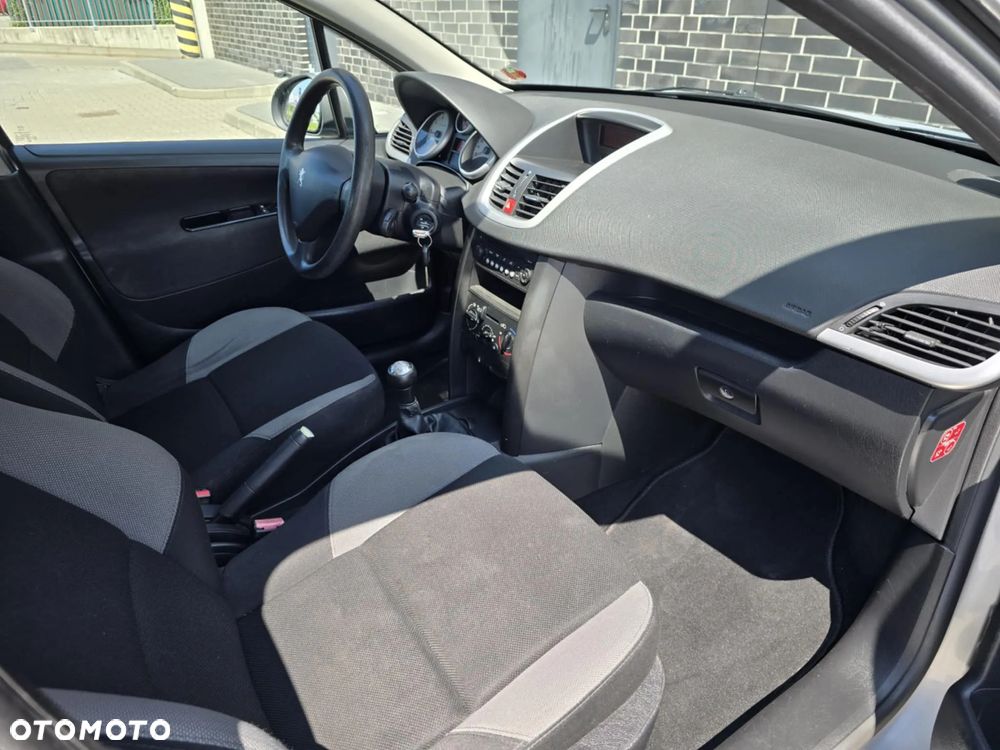 Peugeot 207 1.4 16V Sporty - 21