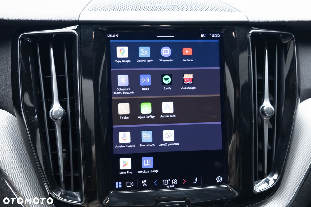 Volvo XC 60 T6 Plug-In Hybrid AWD Plus Black Edition - 28