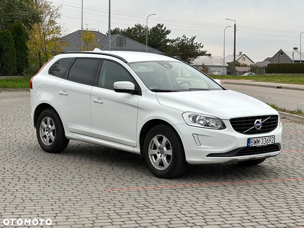 Volvo XC 60 D4 AWD Momentum - 4