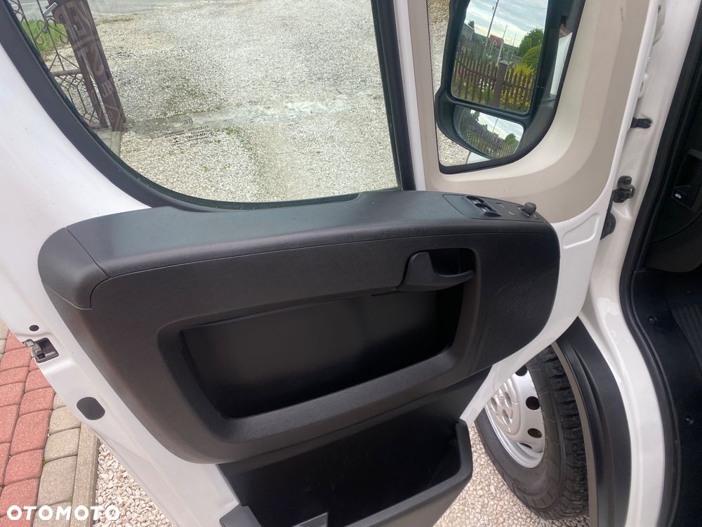 Peugeot Boxer/Ducato Maxi Doka 7osób - 9