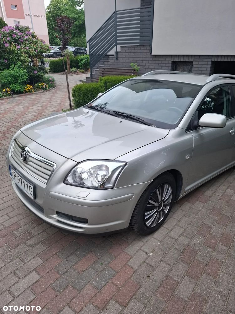 Toyota Avensis 1.8 VVT-i Sol - 1