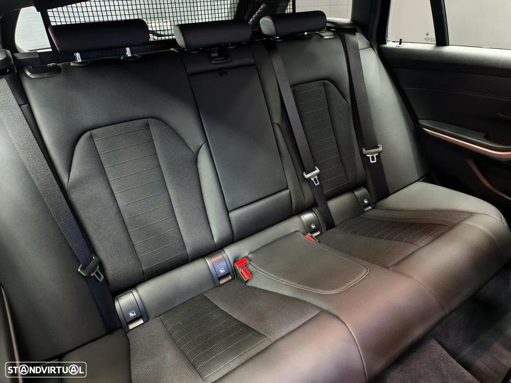 BMW 318 d Auto - 26