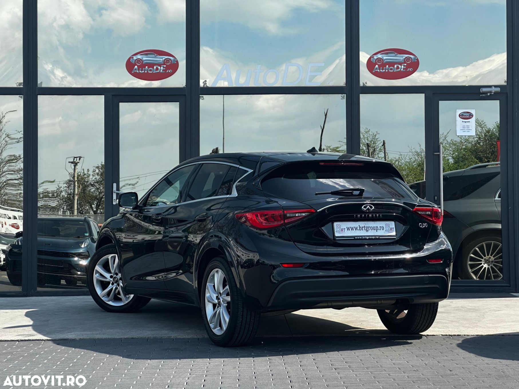 Infiniti Q30 - 4