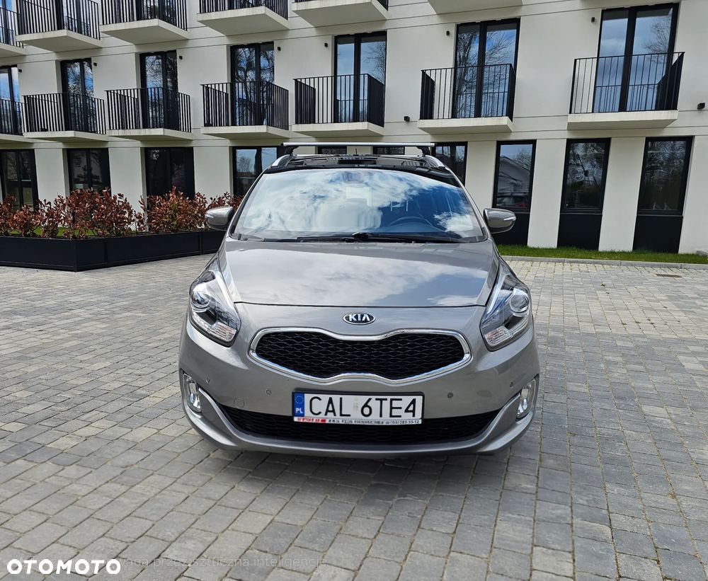 Kia Carens - 6