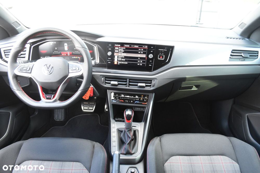 Volkswagen Polo - 11