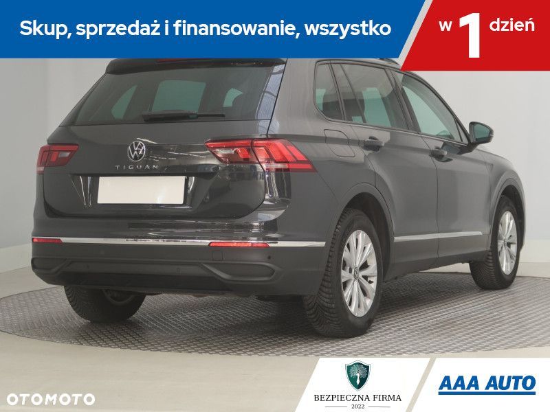 Volkswagen Tiguan - 7