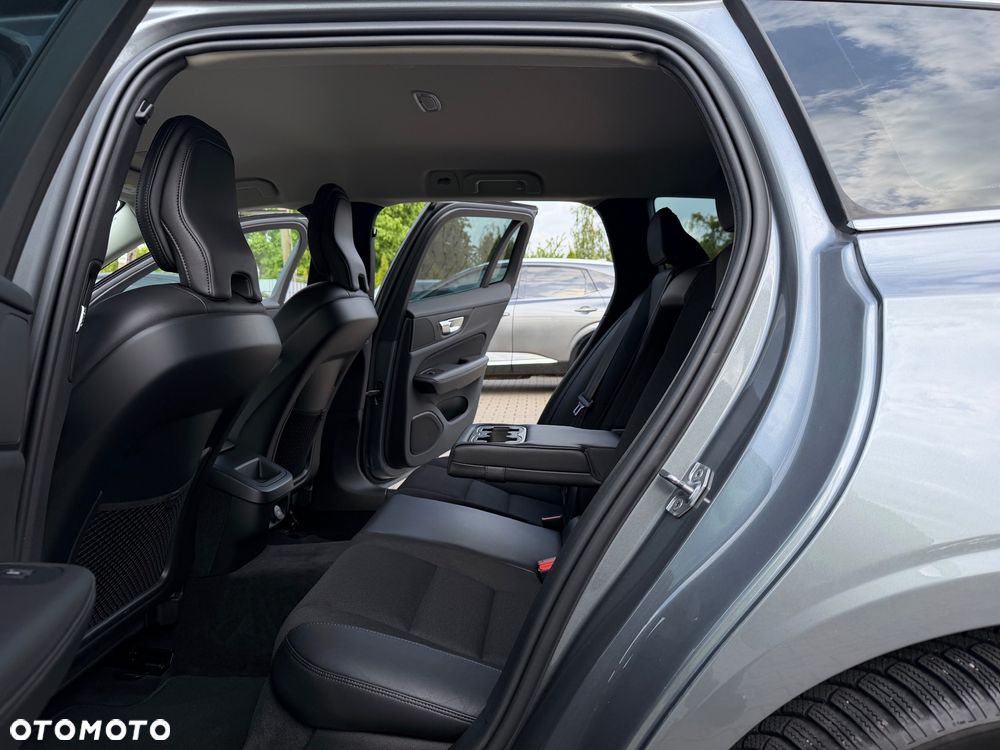 Volvo V60 D3 Geartronic Momentum Pro - 27