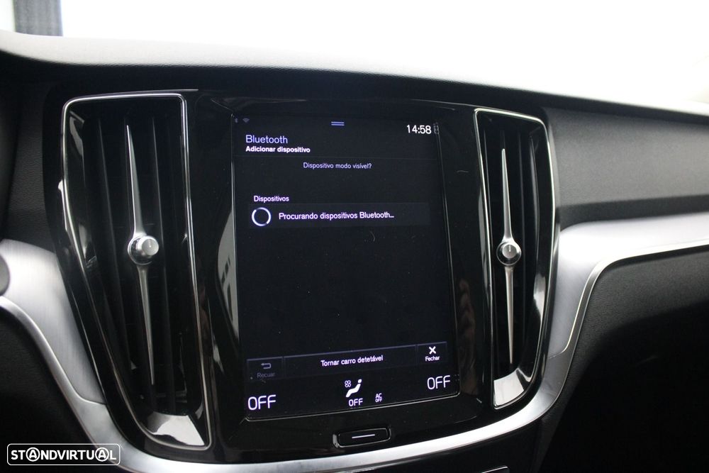 Volvo V60 2.0 B4 Momentum Core Geartronic - 16