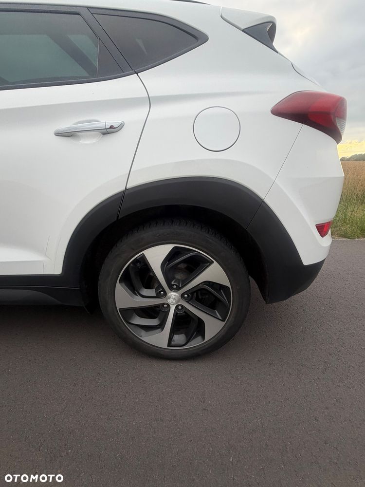 Hyundai Tucson 1.7 CRDI BlueDrive Style 2WD - 5