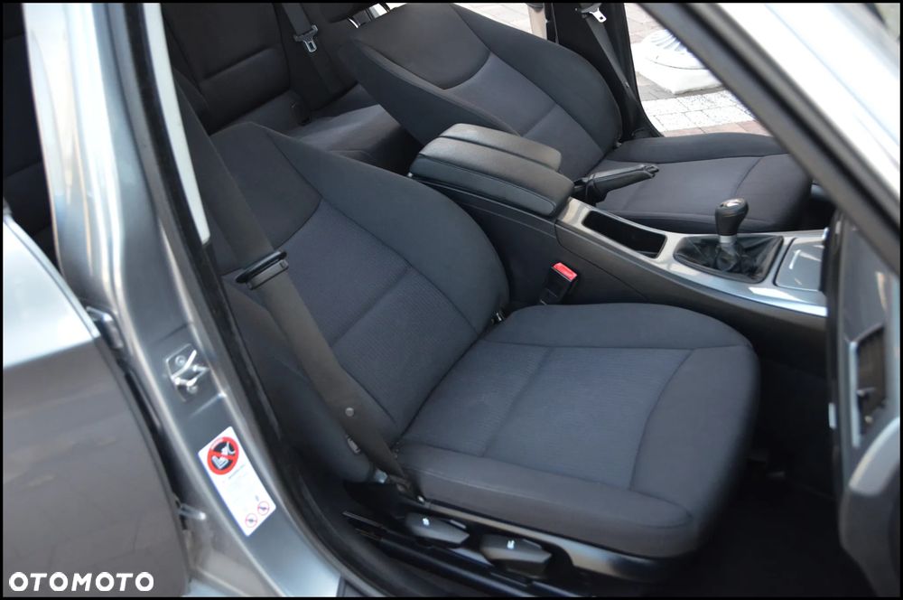 BMW Seria 3 318d - 30