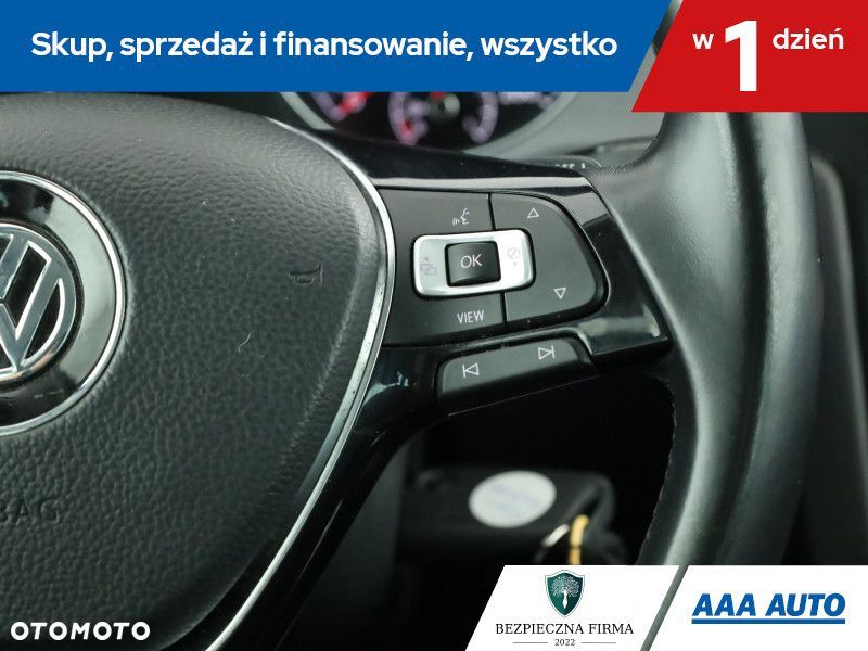 Volkswagen Golf - 17
