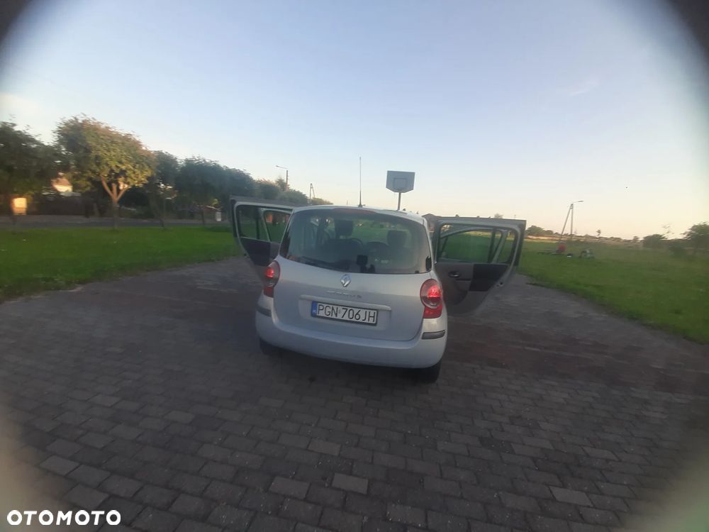 Renault Modus 1.6 16V Privilege - 24
