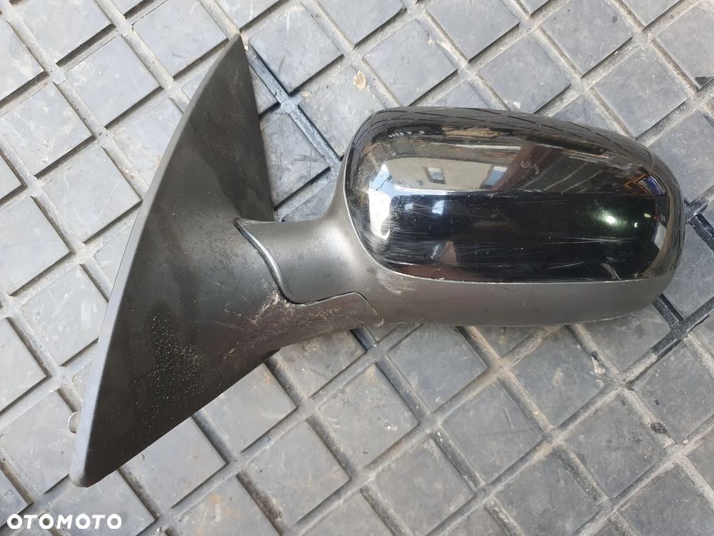 LUSTERKO LEWE 5 PIN OPEL CORSA C  EUROPA CZARNY LAKIER CZARNE  24420917 - 1