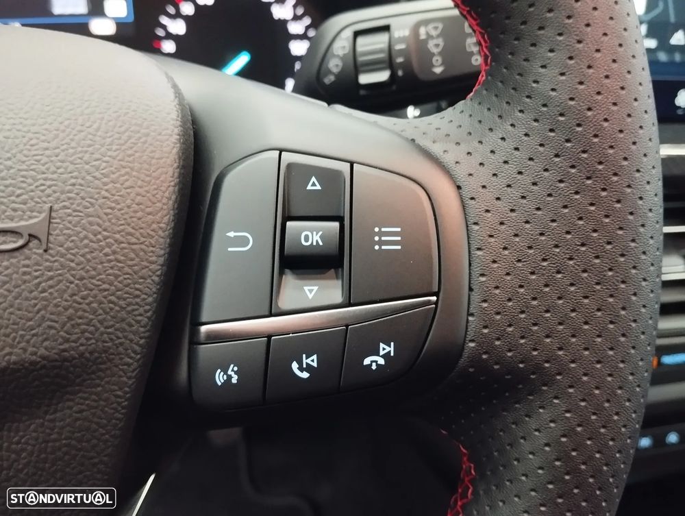 Ford Focus 1.0 EcoBoost MHEV ST-Line - 23