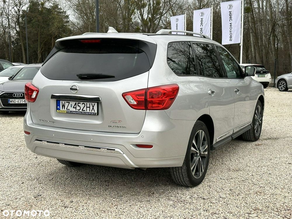 Nissan Pathfinder - 8