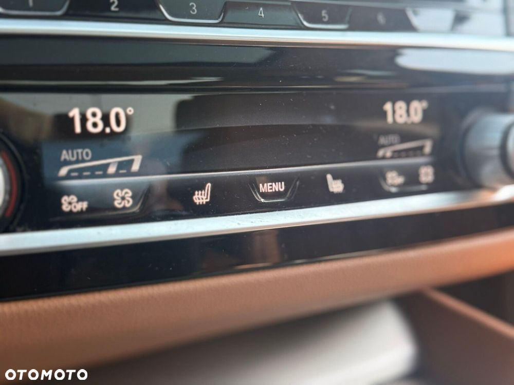 BMW Seria 5 530d xDrive mHEV Luxury Line - 28