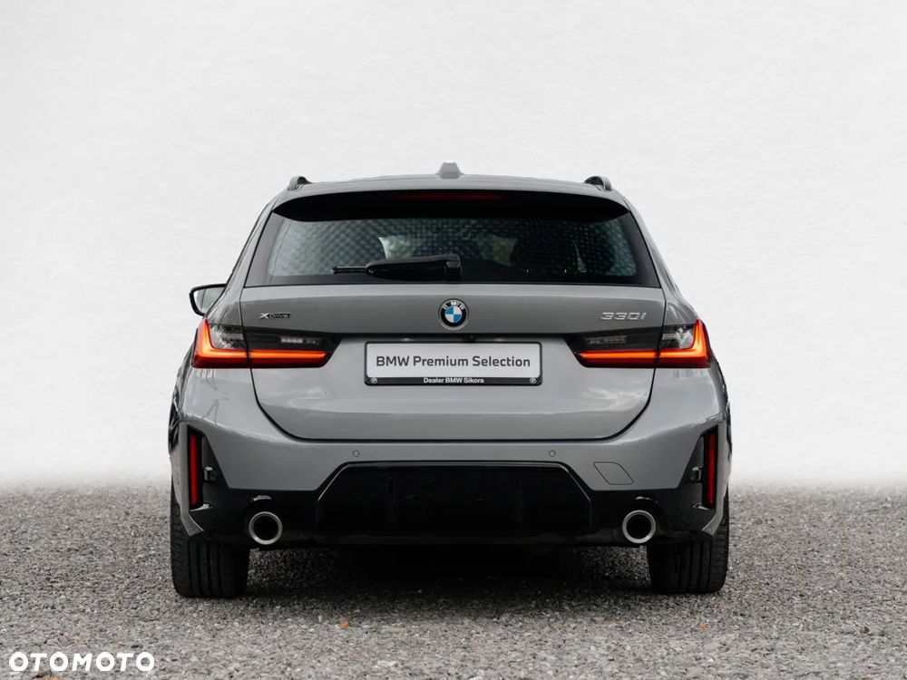 BMW Seria 3 330i M Sport - 6