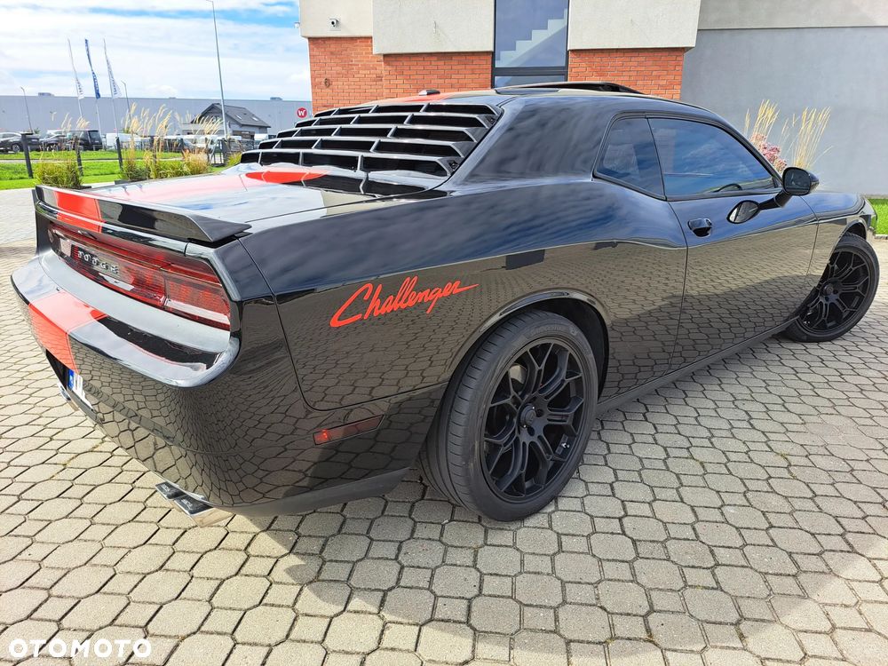 Dodge Challenger - 7