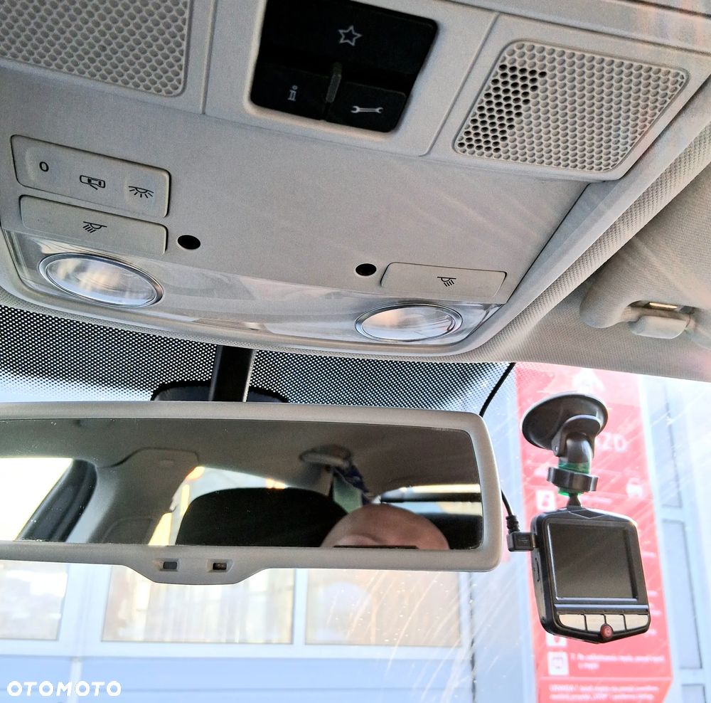 Volkswagen Passat 2.0 TSI Highline - 29