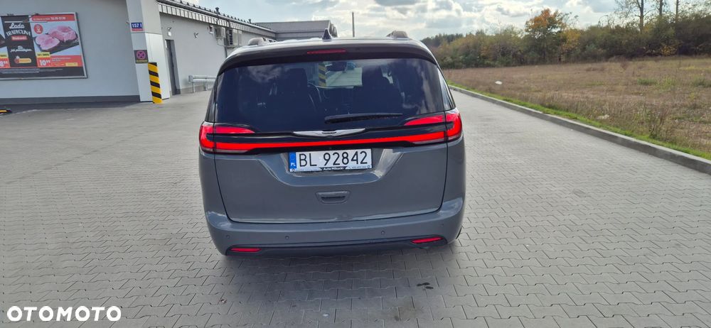 Chrysler Pacifica - 11