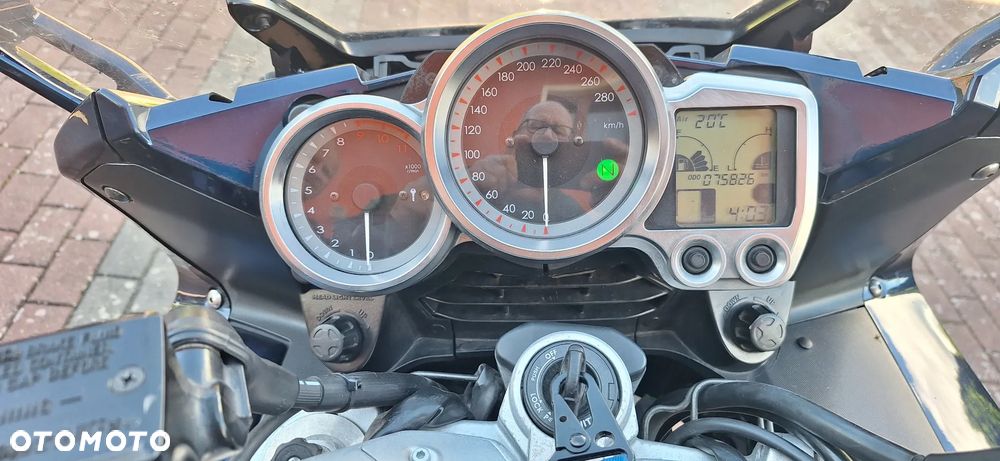 Yamaha FJR - 6