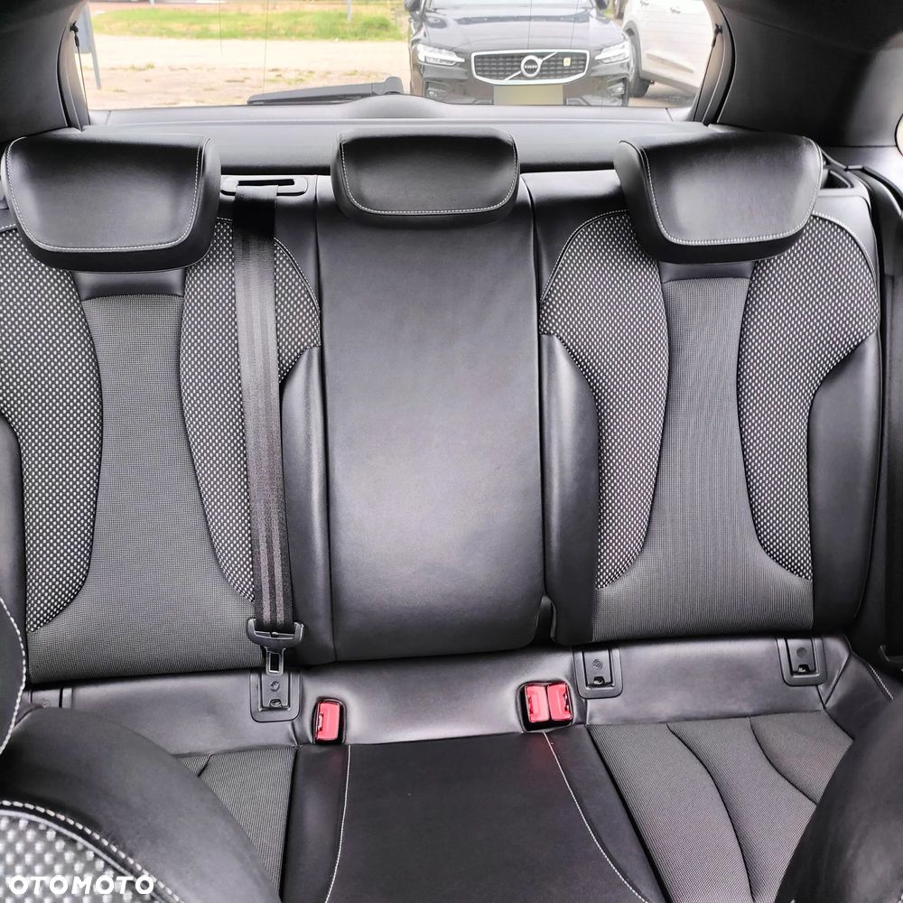 Audi A3 Sportback 2.0 TDI S line Sportpaket - 24