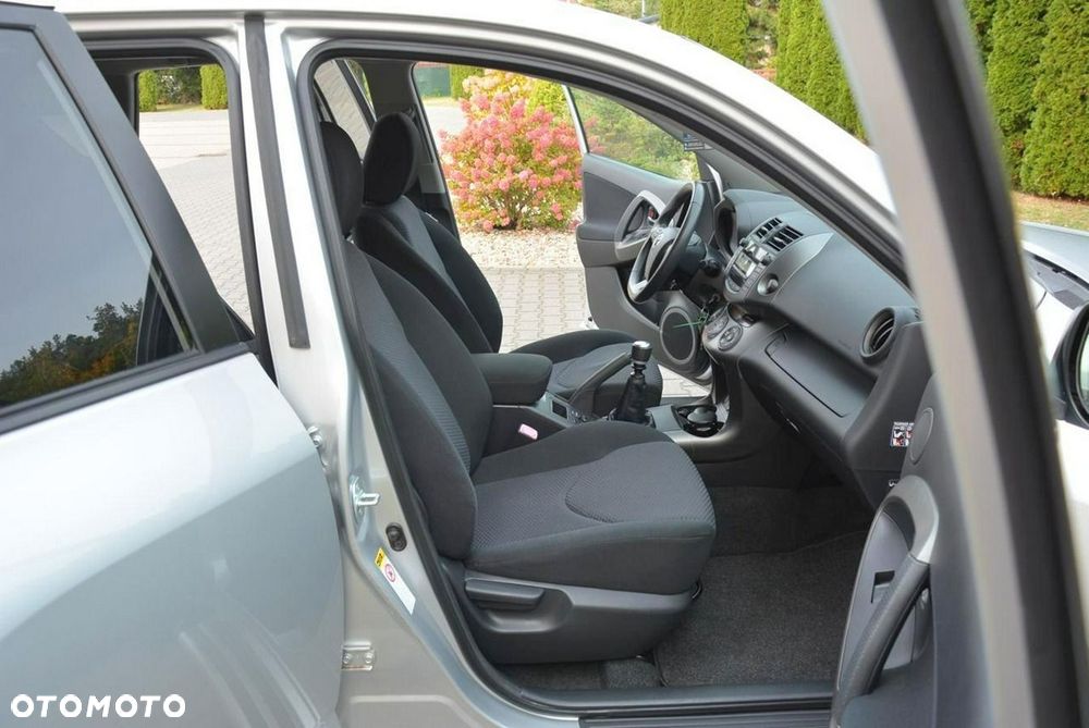 Toyota RAV4 2.0 VVT-i Sol - 16