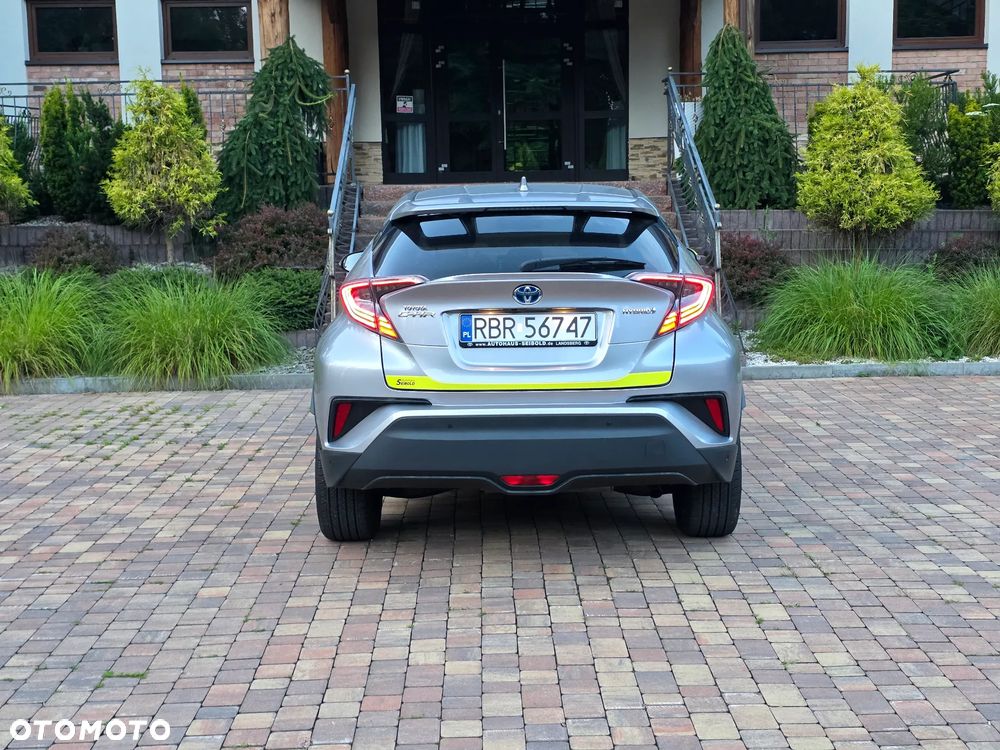 Toyota C-HR 1.8 Hybrid Neon Lime powered by JBL - 36