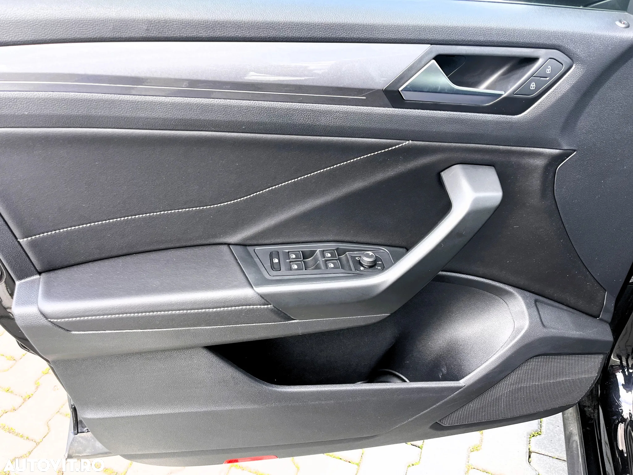 Volkswagen T-ROC 1.5 TSI DSG Style - 24