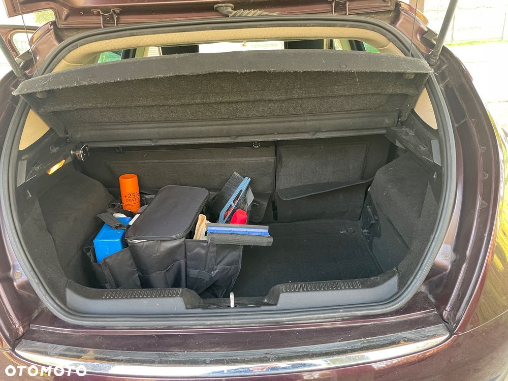 Lancia Delta 1.6 MJ Platino - 12