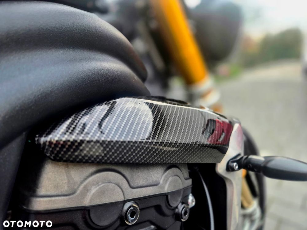 Triumph Speed Triple - 9