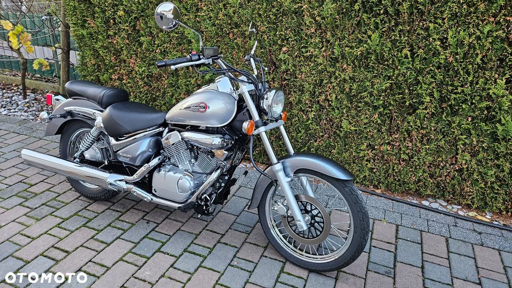 Suzuki Intruder - 9